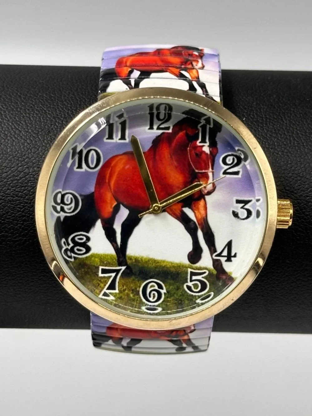 Varsales Horse Watch Women Gold Tone Stretch Band New Battery 6.75